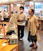 飯塚雅幸＆藤間知枝の就職した孫が寿司屋に連れて行ってくれました。　